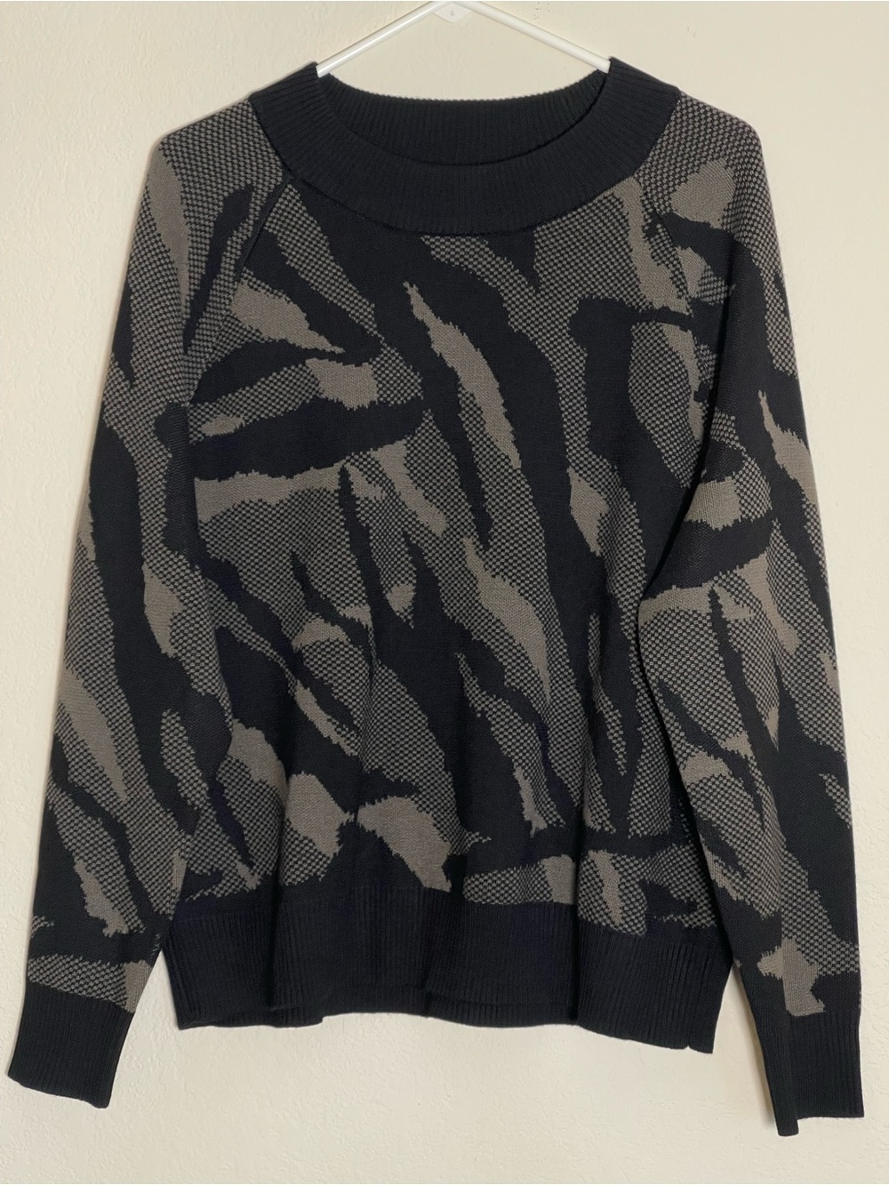 Athleta Jacquard Crewneck Sweater Merino Wool Blend Medium